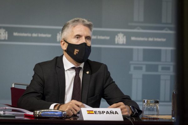 Marlaska incumple su promesa de que los funcionarios de prisiones serían grupo preferente de vacunación frente al Covid-19