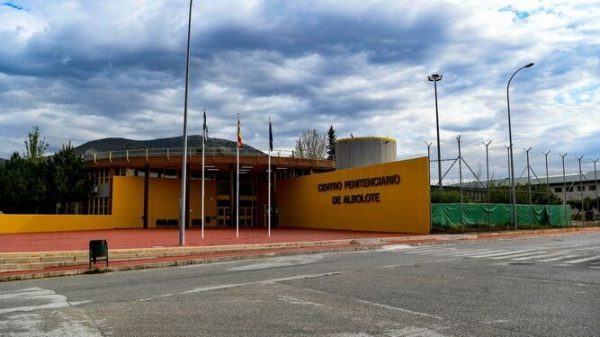 Nueva agresión en la cárcel de Albolote: un interno propina un puñetazo a un funcionario