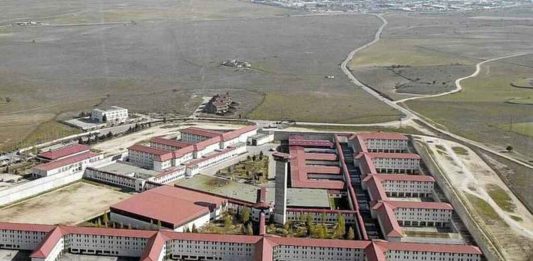 Violenta agresión de un interno a cinco funcionarios en la prisión de Valdemoro