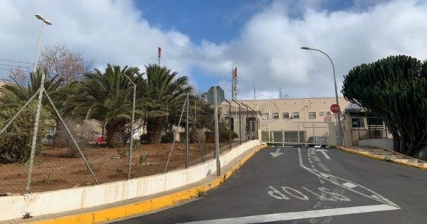 Dos funcionarios de la cárcel de Melilla, suspendidos de empleo y sueldo 5 meses por la fuga de un preso