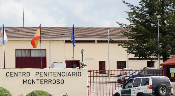 Funcionarios de la cárcel de Monterroso salvan la vida de un recluso que sufrió una sobredosis y frustran una fuga