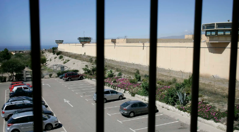 Resolución del Secretario General de Instituciones Penitenciarias, por la que se reconoce un día de permiso adicional a determinado personal al servicio de la Secretaría General de Instituciones Penitenciarias y la Entidad Estatal de Derecho Público Trabajo Penitenciario y Formación para el Empleo
