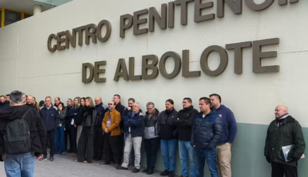 Un preso agrede a dos funcionarios en la cárcel de Albolote tras amenazar de muerte a otro interno